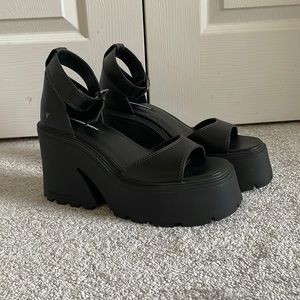 Windsor Smith Flaws Black Leather Sandal